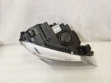 Laden Sie das Bild in den Galerie-Viewer, Frontscheinwerfer BMW 6 F06 F12 722083 722084 Ein Satz Scheinwerfer Headlight SCH1491955857px