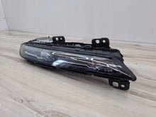 Laden Sie das Bild in den Galerie-Viewer, Frontscheinwerfer BMW 9879936 Rechts Scheinwerfer Headlight SCH4221092334us