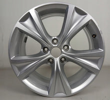 Laden Sie das Bild in den Galerie-Viewer, 1x Alufelge 17 Zoll 7.5" 5x112 46ET Glanz Silber 5FA601025C Seat Leon Rim Wheel FEL8472406646ew