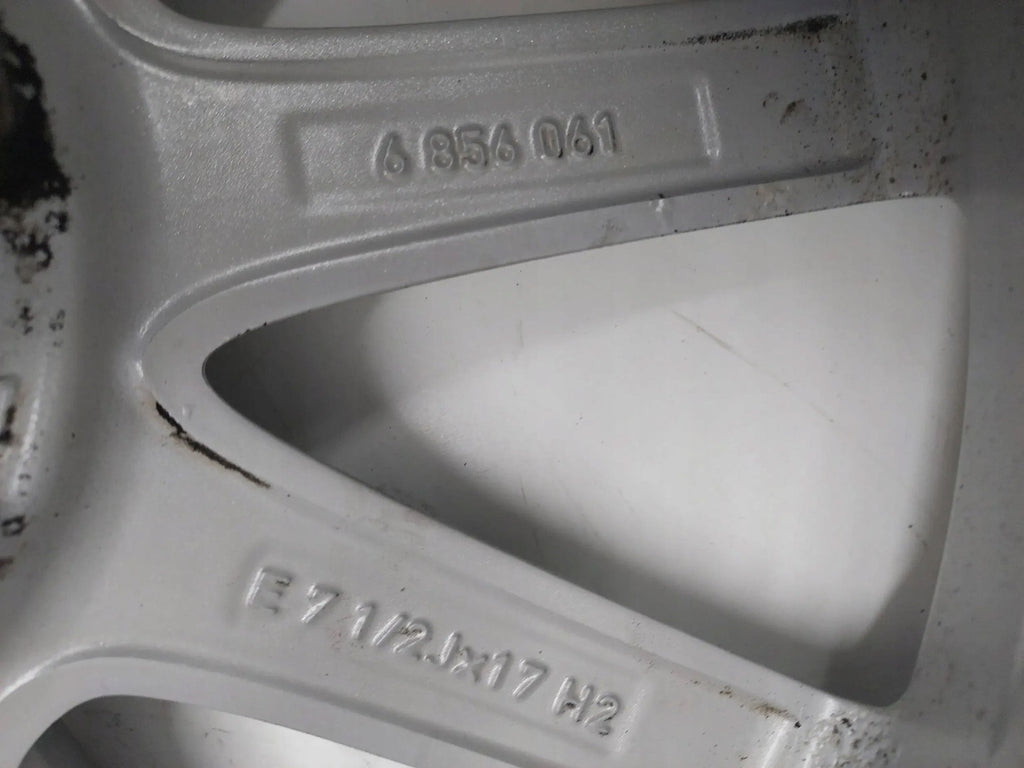 1x Alufelge 17 Zoll 7.5" 5x120 52ET Glanz Silber 6856061 BMW F39 X1 F48