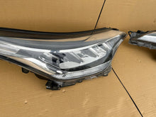 Laden Sie das Bild in den Galerie-Viewer, Frontscheinwerfer Toyota Chr 81110-F4180-00 Ein Stück (Rechts oder Links) SCH1596264800nk