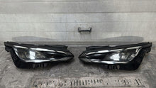 Load image into Gallery viewer, Frontscheinwerfer Kia Ev6 Ein Satz Scheinwerfer Headlight SCH7558726401xa