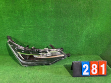 Laden Sie das Bild in den Galerie-Viewer, Frontscheinwerfer Toyota Corolla 8111002L70 Rechts Scheinwerfer Headlight SCH3935084604mf