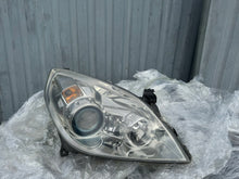 Laden Sie das Bild in den Galerie-Viewer, Frontscheinwerfer Opel Vectra C 13170934 13170933 Xenon Ein Satz Headlight SCH1672979849aw