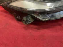 Load image into Gallery viewer, Frontscheinwerfer Toyota Aygo Rechts Scheinwerfer Headlight SCH6890340144qq