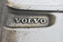 Laden Sie das Bild in den Galerie-Viewer, 1x Alufelge 17 Zoll 7.5&quot; 5x108 55ET Glanz Silber 31255033 Volvo Xc70 Xc60