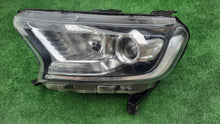 Laden Sie das Bild in den Galerie-Viewer, Frontscheinwerfer Ford Ranger Links Scheinwerfer Headlight