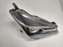 Laden Sie das Bild in den Galerie-Viewer, Frontscheinwerfer Toyota Yaris LED Rechts Scheinwerfer Headlight SCH9113857345na
