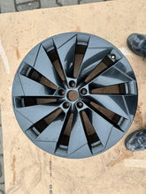 Load image into Gallery viewer, 1x Alufelge 21 Zoll 9.0" 5x112 42ET Glanz Grau 5LA601025P Skoda Enyaq Rim Wheel FEL4013596150uf