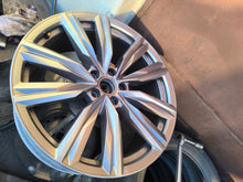 Load image into Gallery viewer, 1x Alufelge 20 Zoll 8.0" 5x112 41ET Glanz Graphit 5NN601025H VW Tiguan Rim Wheel FEL2337649180xi