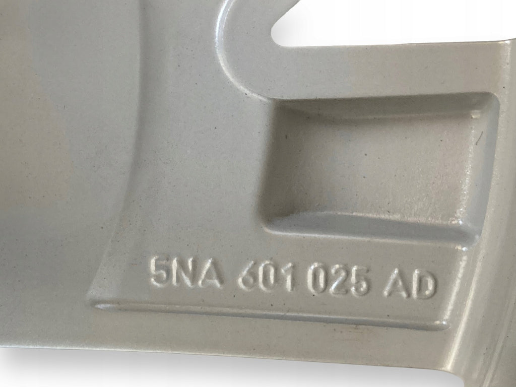 1x Alufelge 18 Zoll 7.0" 5x114.3 43ET 5NA601025AD VW Tiguan Rim Wheel