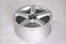 Laden Sie das Bild in den Galerie-Viewer, 4x Alufelge 18 Zoll 8.0&quot; 5x112 47ET Glanz Silber 8K0601025D Audi A6 A4 Rim Wheel