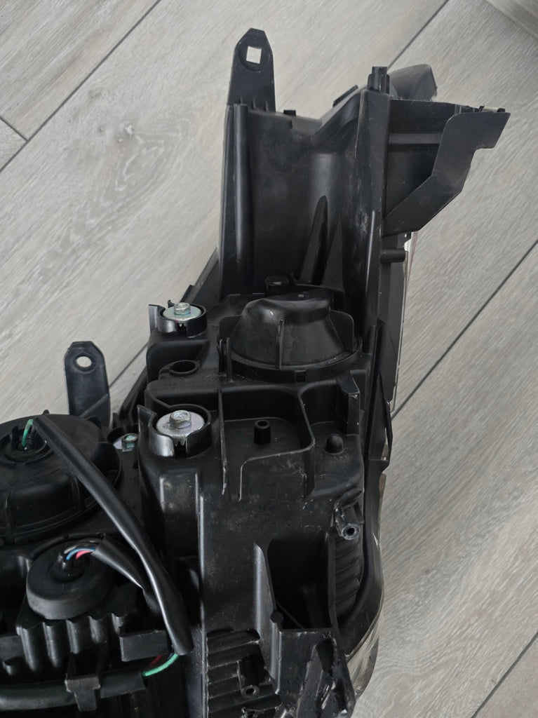 Frontscheinwerfer Citroën C-Crosser Rechts Scheinwerfer Headlight SCH2575155197md