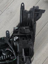 Laden Sie das Bild in den Galerie-Viewer, Frontscheinwerfer Citroën C-Crosser Rechts Scheinwerfer Headlight SCH2575155197md