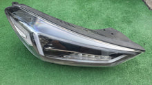 Laden Sie das Bild in den Galerie-Viewer, Frontscheinwerfer Hyundai III 92102D7700 Rechts Scheinwerfer Headlight