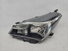 Laden Sie das Bild in den Galerie-Viewer, Frontscheinwerfer Toyota Yaris SPP8372 Links Scheinwerfer Headlight