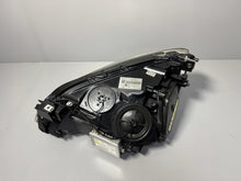 Laden Sie das Bild in den Galerie-Viewer, Frontscheinwerfer BMW 7 F01 F02 781138 Xenon Rechts Scheinwerfer Headlight SCH7130711487bw