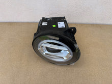 Laden Sie das Bild in den Galerie-Viewer, Frontscheinwerfer Mercedes-Benz W463 4639061201 Rechts Scheinwerfer Headlight