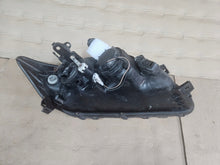 Laden Sie das Bild in den Galerie-Viewer, Frontscheinwerfer Toyota Rav 4 III Ein Stück (Rechts oder Links) Headlight SCH7899872091bb