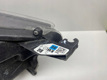 Load image into Gallery viewer, Frontscheinwerfer Toyota 4 Yaris K08D8 Full LED Ein Stück (Rechts oder Links)