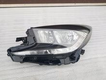 Laden Sie das Bild in den Galerie-Viewer, Frontscheinwerfer Toyota Aygo X Ein Satz Scheinwerfer Headlight SCH7490371762zh