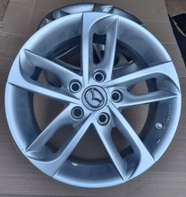 Load image into Gallery viewer, 1x Alufelge 16 Zoll 6.5" 5x114.3 52 5ET Glanz Silber CG15V3810 Mazda Vi FEL9646974561wt