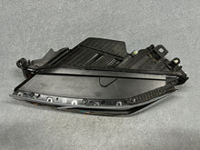 Laden Sie das Bild in den Galerie-Viewer, Frontscheinwerfer VW Touareg 761941081 LED Links Scheinwerfer Headlight