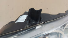 Laden Sie das Bild in den Galerie-Viewer, Frontscheinwerfer Mercedes-Benz Viano A6398202861 Xenon Links Headlight SCH3457051026em