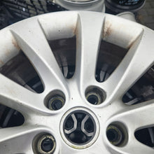 Laden Sie das Bild in den Galerie-Viewer, 1x Alufelge 17 Zoll 7.0" 5x115 44ET Glanz Silber OP068K1 Opel Zafira Rim Wheel FEL3766526714iz
