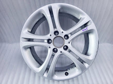 Laden Sie das Bild in den Galerie-Viewer, 1x Alufelge 17 Zoll 7.5&quot; 5x112 52,5ET A2464010100 Mercedes-Benz W176 Rim Wheel