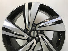 Laden Sie das Bild in den Galerie-Viewer, 1x Alufelge 18 Zoll 7.0" 5x100 39ET Glanz Schwarz 2GM601025H VW Rim Wheel FEL4619446241sz