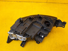 Laden Sie das Bild in den Galerie-Viewer, Frontscheinwerfer VW Transporter Rechts Scheinwerfer Headlight