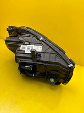Laden Sie das Bild in den Galerie-Viewer, Frontscheinwerfer Mercedes-Benz W206 A2609067301 Links Scheinwerfer Headlight SCH1758408123cm