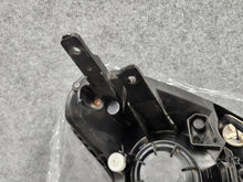 Laden Sie das Bild in den Galerie-Viewer, Frontscheinwerfer Renault Koleos I Links Scheinwerfer Headlight SCH8609832292ud