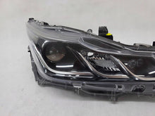 Laden Sie das Bild in den Galerie-Viewer, Frontscheinwerfer Toyota Corolla 81110-02T31-00 Rechts Scheinwerfer Headlight SCH9329476506gu