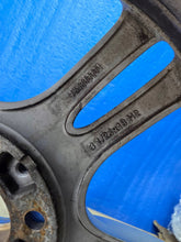 Load image into Gallery viewer, 1x Alufelge 18 Zoll 8.5" 5x120 7845881 BMW F30 F31 Rim Wheel FEL7279358984ze