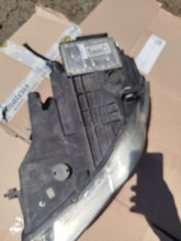 Laden Sie das Bild in den Galerie-Viewer, Frontscheinwerfer VW Passat 89312660 Rechts Scheinwerfer Headlight SCH7564763098rn