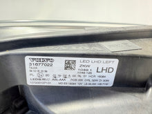 Laden Sie das Bild in den Galerie-Viewer, Frontscheinwerfer Volvo V40 31677022 Links Scheinwerfer Headlight SCH9238620024sj