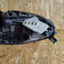 Laden Sie das Bild in den Galerie-Viewer, Frontscheinwerfer Tesla Model 3 107737600C Rechts Scheinwerfer Headlight SCH2243220201xr