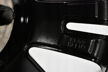 Laden Sie das Bild in den Galerie-Viewer, 4x Alufelge 18 Zoll 8.5&quot; 5x112 43ET Glanz Schwarz A2214017402 Mercedes-Benz W221