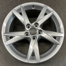 Laden Sie das Bild in den Galerie-Viewer, 4x Alufelge 17 Zoll 7.5" 5x112 38ET Glanz Silber 8W0601025K Audi A4 Rim Wheel FEL1823041806tb
