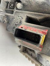 Laden Sie das Bild in den Galerie-Viewer, Frontscheinwerfer Iveco I 58024392880 Links Scheinwerfer Headlight SCH6420517160uq