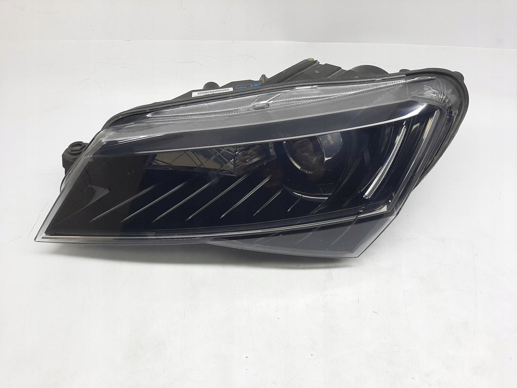 Frontscheinwerfer Skoda Superb III 8491792496 3V1941015B Xenon Links Headlight