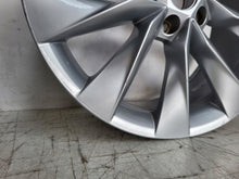 Laden Sie das Bild in den Galerie-Viewer, 1x Alufelge 19 Zoll 8.0&quot; 5x112 45ET Glanz Silber 5LA601025 Skoda Rim Wheel