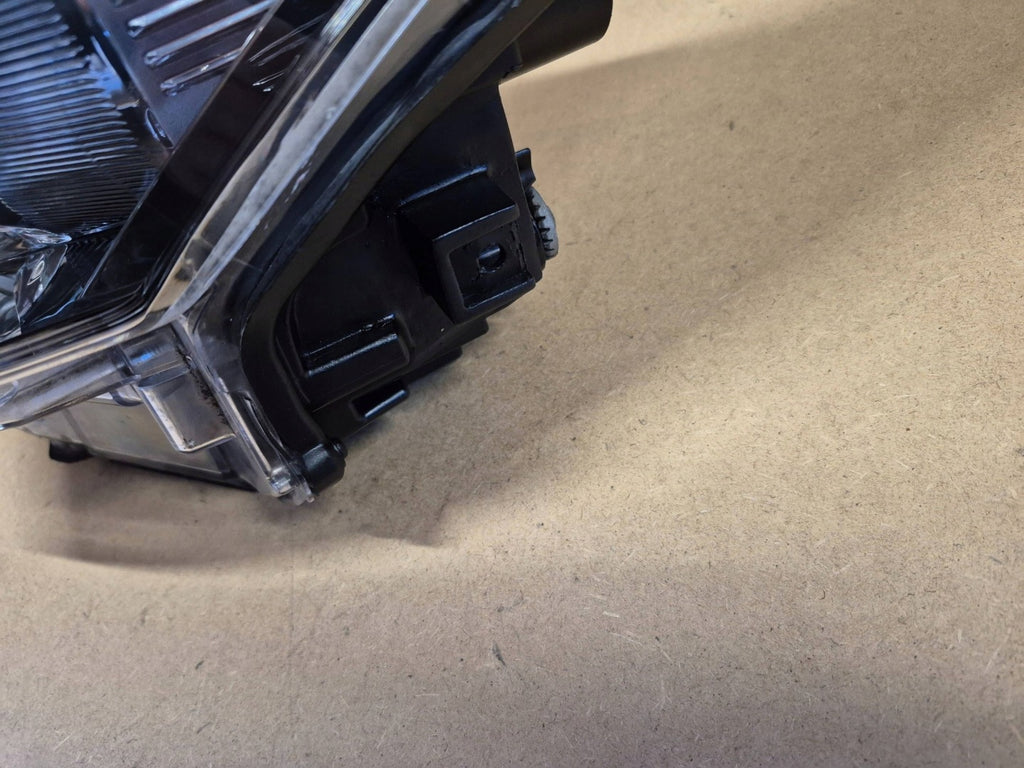 Frontscheinwerfer Toyota Avensis Links Scheinwerfer Headlight SCH6640094832ce
