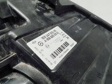 Laden Sie das Bild in den Galerie-Viewer, Frontscheinwerfer Mercedes-Benz Sprinter 906 A9068200561 Links Headlight