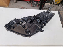 Laden Sie das Bild in den Galerie-Viewer, Frontscheinwerfer Toyota Yaris 2017-56464-51653 0D199 LED Rechts Headlight SCH7287161055fw