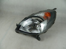 Laden Sie das Bild in den Galerie-Viewer, Frontscheinwerfer Toyota Yaris Verso Ein Stück (Rechts oder Links) Headlight