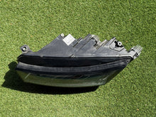 Laden Sie das Bild in den Galerie-Viewer, Frontscheinwerfer Skoda Octavia IV 5E4941015A Full LED Links Headlight SCH9842723082db