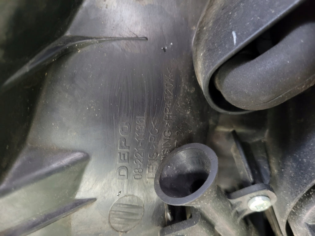 Frontscheinwerfer Hyundai H1 Starex 082211136 Links Scheinwerfer Headlight SCH7503018373kx